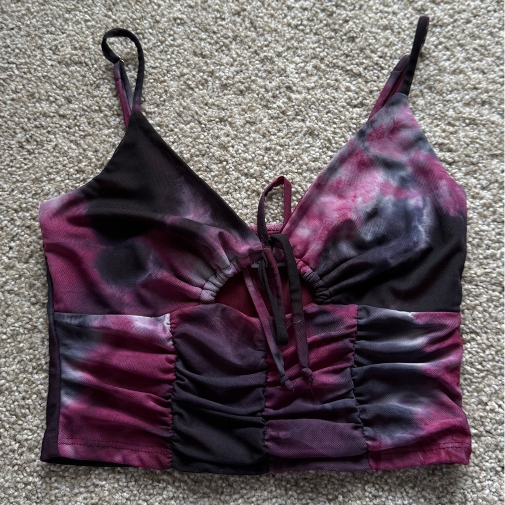 Urban Outfitters crop top - Picture 1 of 3
